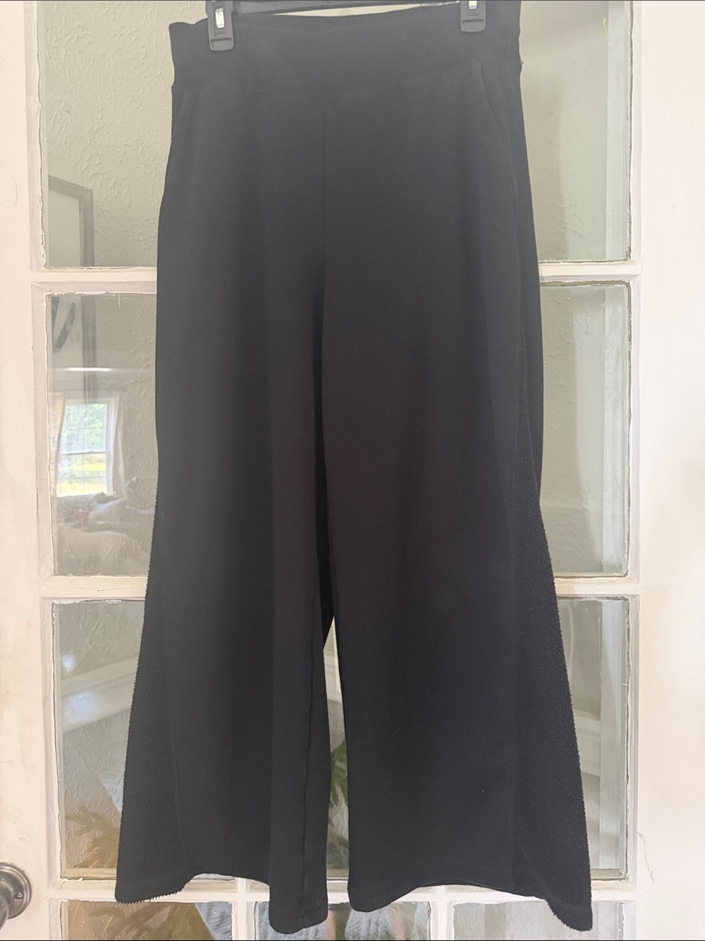 Aerie Black Wide-Leg Women's Pants with Fleece Detailing